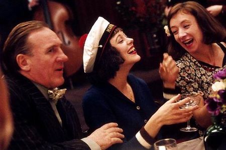 法国电影《玫瑰人生》:法国香颂天后音乐传记