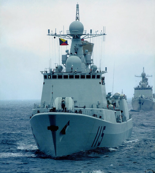 艦,舷號105,是我國自行研製的第一代導彈驅逐艦首艦,1969年在大連造船