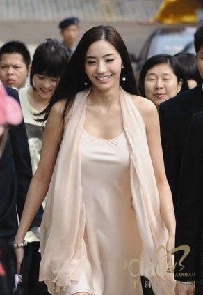 韩国女明星礼服 谁美谁雷？