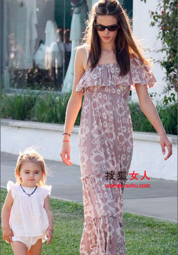 长裙出街 女星教你变高挑